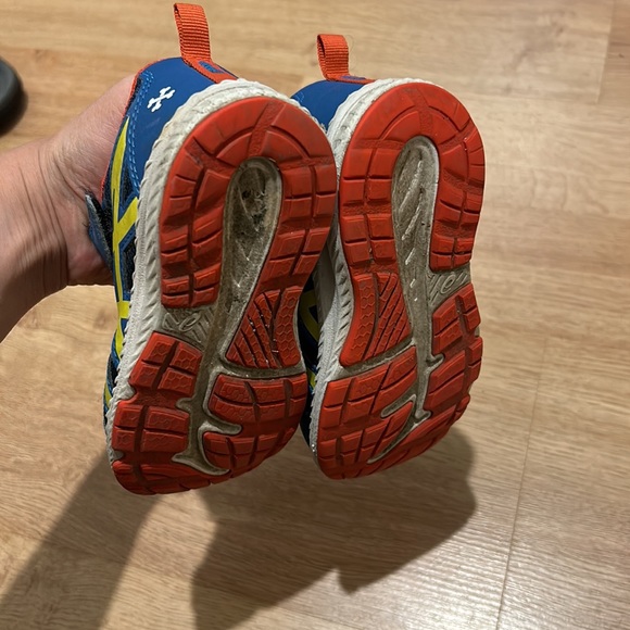 Asics sneakers us size 8 - Picture 5 of 6